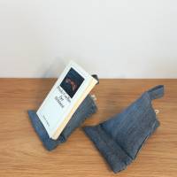 Handysitzsack im Jeanslook -  Ablag für Handy, Kindle und Buch im zeitlosen Jeansblau mit Goldverzierung - Ostergeschenk Bild 3