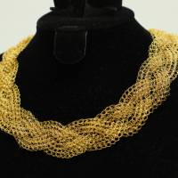Gehäkeltes Gold - handmade Damen-Collier aus 24ct vergoldetem Draht, geflochten, geschlossen mit Magnetverschluss Bild 3