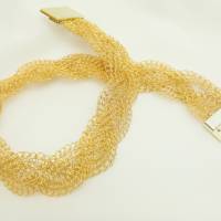 Gehäkeltes Gold - handmade Damen-Collier aus 24ct vergoldetem Draht, geflochten, geschlossen mit Magnetverschluss Bild 4