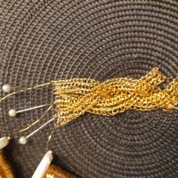 Gehäkeltes Gold - handmade Damen-Collier aus 24ct vergoldetem Draht, geflochten, geschlossen mit Magnetverschluss Bild 7