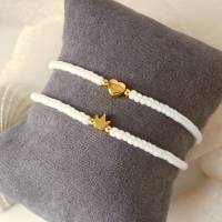 Armband aus weißen Miyuki Perlen mit Metallperle Herz oder Krone, Geschenkverpackung Bild 2