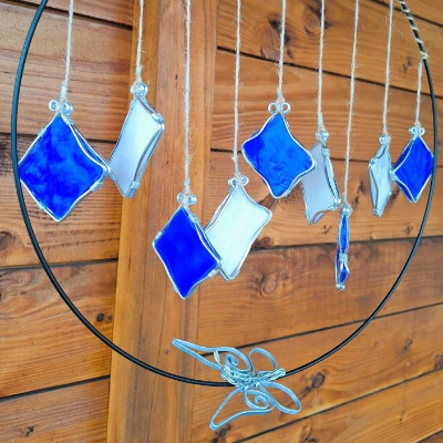 Handgemacht Windspiel Sonnenfänger aus Glas Blau Weiß Gartendekoration, Baumdekoration, Fensterdekoration Geschenk