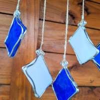 Handgemacht Windspiel Sonnenfänger aus Glas Blau Weiß Gartendekoration, Baumdekoration, Fensterdekoration Geschenk Bild 7