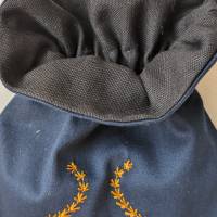Kleine Tasche aus dunkelblauem Baumwollsatin mit Rosenstickerei Bild 5