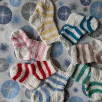 BabySöckchen - Neugeborenen-Socken Ringeloptik hellgelb-weiß Bild 4