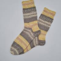 Gestrickte Socken in Beige Gelb, Gr. 38/39, handgestrickt, la piccola Antonella Bild 1