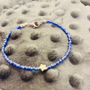 Zartes Perlenarmband „Midnight Star“, royalblaue irisierende Rocailles mit silberfarbenem Stern, Hummerverschluss silber Bild 1