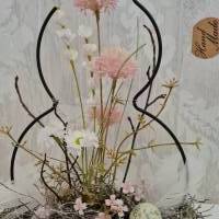 Metallhase mit Frühlingsblumen Handarbeit 40 cm Bild 3