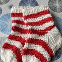 BabySöckchen - Neugeborenen-Socken Ringeloptik rot-weiß Bild 1