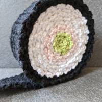 Gehäkeltes Schneckenband "Sushi I" für kleine Hände Bild 4
