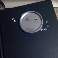 Ein wunderschöner bookish Button / Badge / Anstecker 58mm Durchmesser Dark Love Bild 3