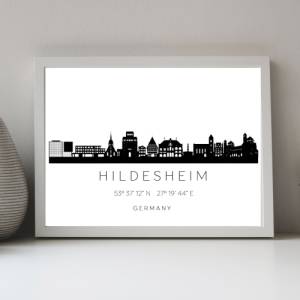 Poster HILDESHEIM SKYLINE mit Koordinaten | Heimat Stadt | Stadtposter | Personalisiert | Sehenswürdigkeiten Geschenk | Bild 1