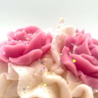 Duftkerze - Precious Rose Cupcake - Duft nach Rosen Bild 6