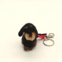 Schlüsselanhänger Dackel schwarz aus Filz, handgearbeitet, einmaliges Geschenk für Dackel-Besitzer, Taschenanhänger Bild 5