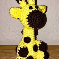 Häkelanleitung  - kleine Giraffe - Schlüsselanhänger / Taschenbaumler / Glücksbringer Bild 3