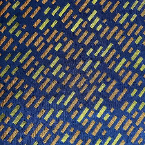 Jacquard dunkelblau mit hellgrünen und braunen Balken