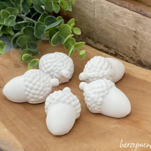 2er-Set weiße Deko-Eicheln aus Keramikgießmasse, als herbstliche Dekoration oder Geschenkidee Bild 7