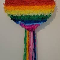 Regenbogen-Herz-Piñata Bild 1