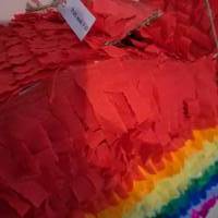 Regenbogen-Herz-Piñata Bild 2