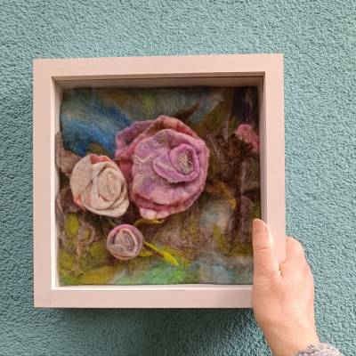 Filzkunst "Filzrosen" gefilzt im 3-D- Bilderrahmen