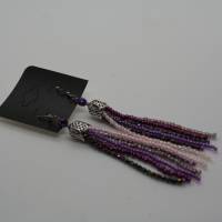 Quastenohrringe handgefädelt aus Glasperlen in violtt und Rosatönen Bild 2