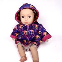 Entzückende lila Puppenjacke mit niedlichem Babykraken - Perfekt für 43cm Puppen! Bild 3
