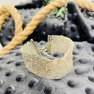Perlenarmband „Klassik“, Manchettenarmband, silber-glänzende Perlen, geschliffen, effektvoll Bild 2