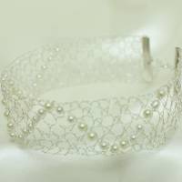 Zarter Brautschmuck - Perlenchoker geklöppelt aus kräftigem Silberdraht mit 36 eingearbeiteten Wachsperlen Bild 1