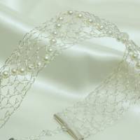 Zarter Brautschmuck - Perlenchoker geklöppelt aus kräftigem Silberdraht mit 36 eingearbeiteten Wachsperlen Bild 3