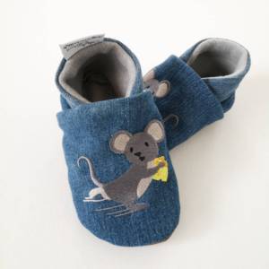 Krabbelschuhe aus Jeans bestickt mit Maus, personalisierbar Bild 5