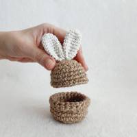 Handgehäkelte Eierwärmer mit entzückenden Hasenohren, Minikörbchen aus Jutegarn Bild 3