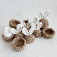 Handgehäkelte Eierwärmer mit entzückenden Hasenohren, Minikörbchen aus Jutegarn Bild 4