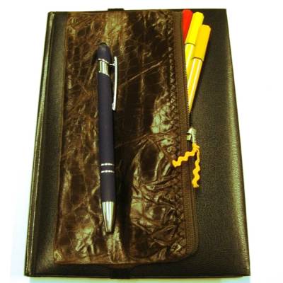 Stiftemäppchen mit Gummiband aus braunem Kunstleder – Federmäppchen für Kalender, Tagebuch & Notizbuch