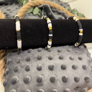 Coole Armbänder mit Hummerverschluss aus Heishi-Perlen, Fimo, Acryl, in Schwarz-weiß mit goldenen Akzenten, vers. Variat Bild 3