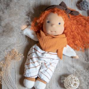 Puppe Mira nach Waldorfart, Stoffpuppe für Kinder, weiche Schmusepuppe, Wegbegleiter für Mädchen rothaarige Puppe Bild 2