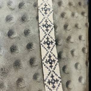 Gewebtes Perlenarmband „Schneeflocke“, Manchettenarmband, blau, weiß, grau, Armband Frau elegant, Armband Alltag Bild 4