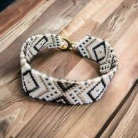 Perlenarmband „Micaela“, weiß-schwarz-golden, geometrisches Muster, Armband handgemacht, Armband modern, Geschenk Frau Bild 7