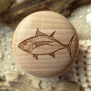 Möbelknauf Griff Tunfisch Fisch Tuna Holz graviert Buche weiß oder natur inkl. Schraube Thunfisch Bild 2