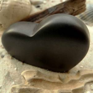 Blume des Lebens Herz mit Gravur Basalt - hübscher Handschmeichler als Glücksbringer und Talisman - klein und fein für u Bild 8