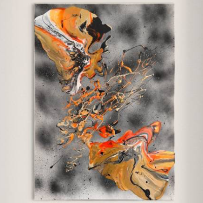 Abstraktes “Clash” Gemälde - 50x70cm - Schwarz, Beige, Weiß, Gold, Silber, Neon Orange auf besprühter Leinwand - Acryl u