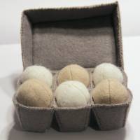 Eierschachtel / Eierkarton aus Filz handgenäht mit 6 Eiern für Kinderküche, Kaufladen, Spielküche Bild 4