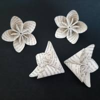Nachhaltige Blüten-Dekoration aus Buchseiten, Papierblüten, Origami Bild 10