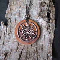 Halskette, Amulett mit keltischem Knoten, keltische Sonne auf Olivenholz Bild 2
