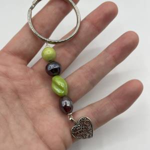 Glasperlen Schlüsselanhänger mit Herzanhänger – Schicker Begleiter für Schlüssel, Taschen und Rucksäcke Bild 3