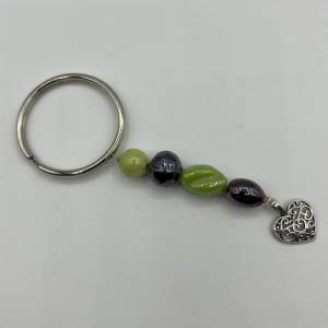 Glasperlen Schlüsselanhänger mit Herzanhänger – Schicker Begleiter für Schlüssel, Taschen und Rucksäcke Bild 4