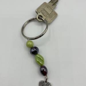 Glasperlen Schlüsselanhänger mit Herzanhänger – Schicker Begleiter für Schlüssel, Taschen und Rucksäcke Bild 9