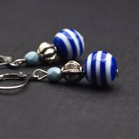 Ohrringe, Perlen, Streifen, rauchblau, dunkelblau und weiß, gestreift Bild 1