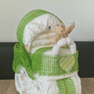 Windeltorte grün Kinderwagen neutral Jute Dino oder Rosette Babyparty Babywaschlappen Bild 1