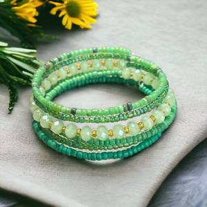 Spiralarmreif grün, Wickelarmband bunt, Wickelarmreif mit Glasperlen, Ethno Schmuck, Boho Armreif, Spiralarmband Perlen Bild 5