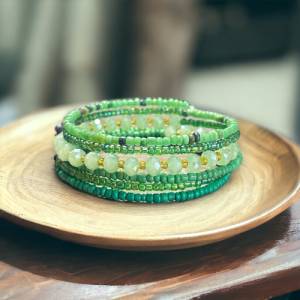Spiralarmreif grün, Wickelarmband bunt, Wickelarmreif mit Glasperlen, Ethno Schmuck, Boho Armreif, Spiralarmband Perlen Bild 6